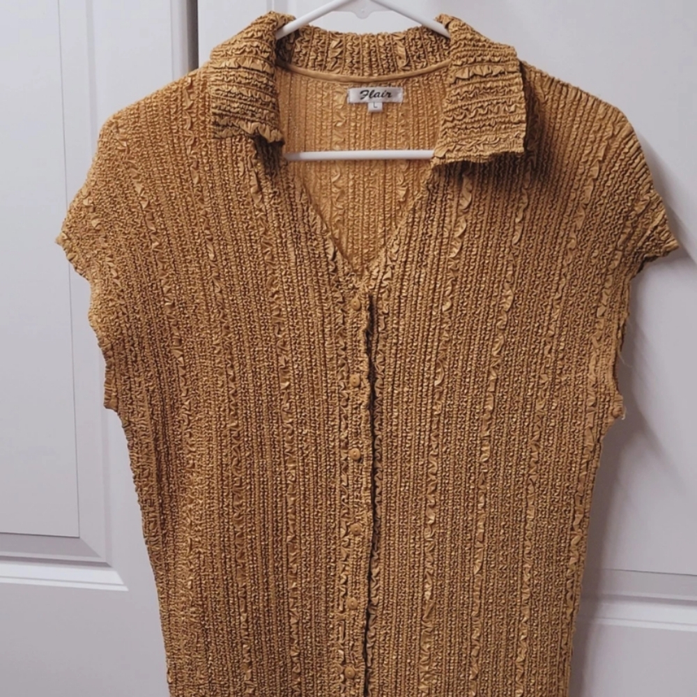 Flair Blouse Women's Size: Large Nice Button Sleeveless Crinkle